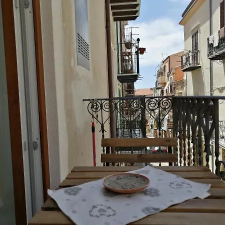 Casa Dei Normanni: Costanza *