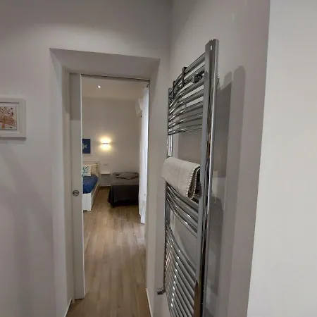 Casa Dei Normanni: Costanza *