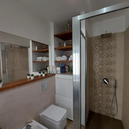 Casa Dei Normanni: Costanza *